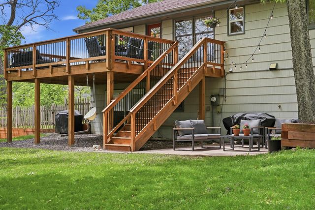 9137 Forest Hills Circle, Bloomington, MN 55437