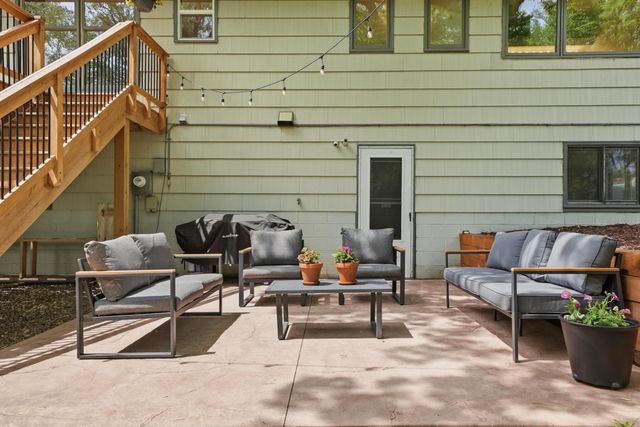 9137 Forest Hills Circle, Bloomington, MN 55437