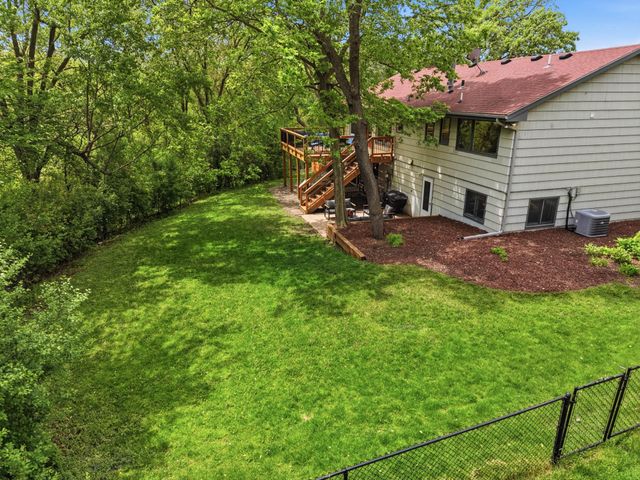 9137 Forest Hills Circle, Bloomington, MN 55437