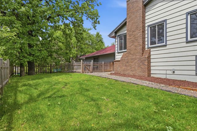 9137 Forest Hills Circle, Bloomington, MN 55437