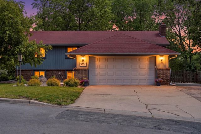 9137 Forest Hills Circle, Bloomington, MN 55437