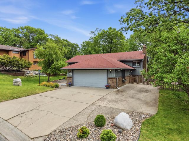 9137 Forest Hills Circle, Bloomington, MN 55437
