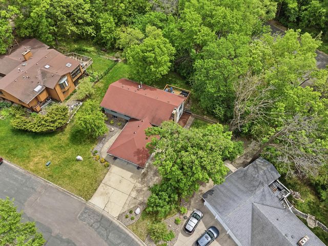 9137 Forest Hills Circle, Bloomington, MN 55437