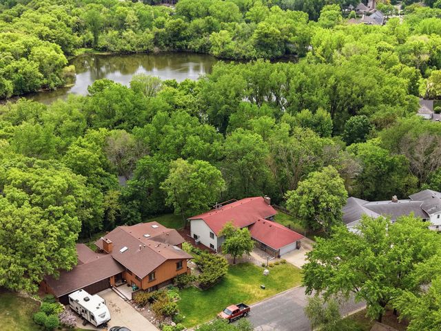 9137 Forest Hills Circle, Bloomington, MN 55437