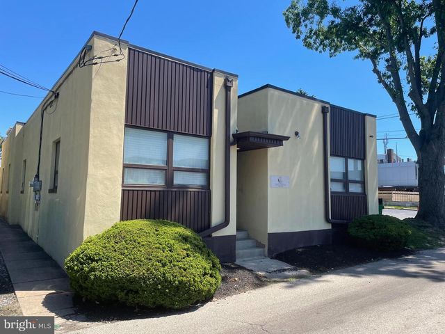 326 W FRONT ST, Media, PA 19063