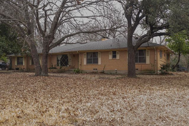 1608 N Houston School Road, Lancaster, TX 75134