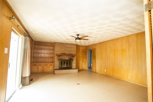 1608 N Houston School Road, Lancaster, TX 75134