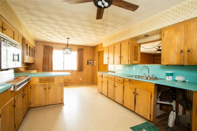 1608 N Houston School Road, Lancaster, TX 75134