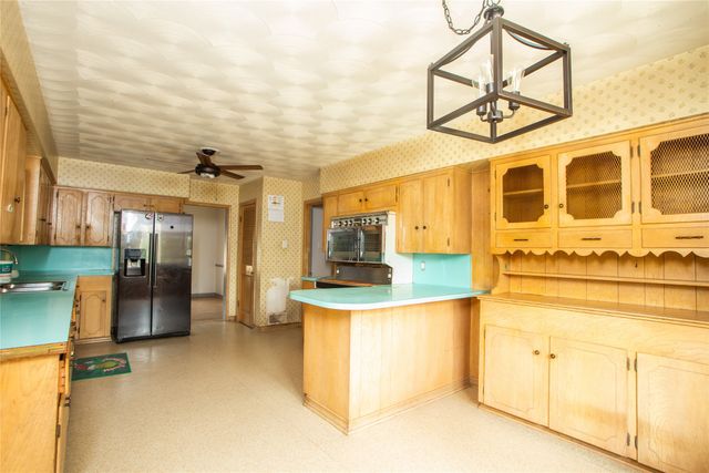 1608 N Houston School Road, Lancaster, TX 75134