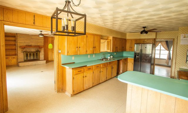 1608 N Houston School Road, Lancaster, TX 75134