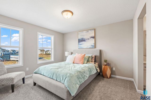5724 E Ashwood Cir Circle, Sioux Falls, SD 57108