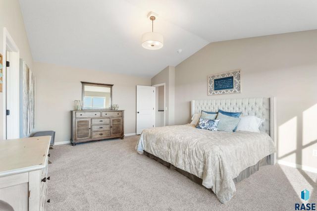 5724 E Ashwood Cir Circle, Sioux Falls, SD 57108