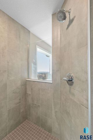 5724 E Ashwood Cir Circle, Sioux Falls, SD 57108