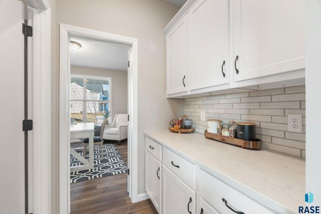 5724 E Ashwood Cir Circle, Sioux Falls, SD 57108