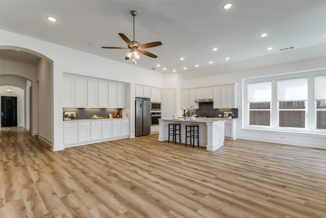 1616 Mcdougall Creek, Van Alstyne, TX 75495