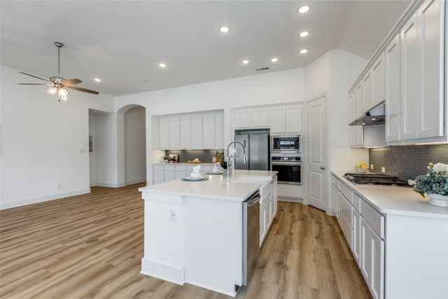 1616 Mcdougall Creek, Van Alstyne, TX 75495