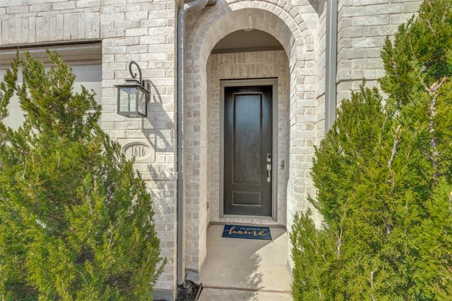 1616 Mcdougall Creek, Van Alstyne, TX 75495