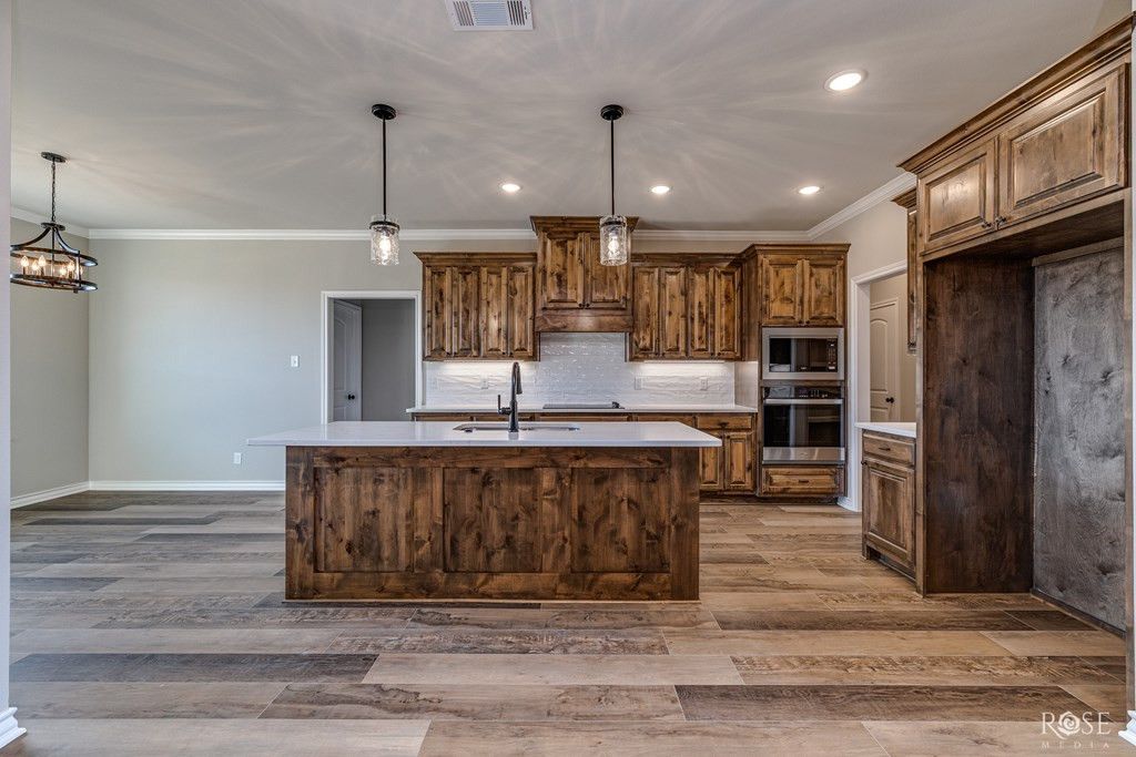Image 8 of property listing at 5005 Scarlet Oak Lane, San Angelo, TX 76904