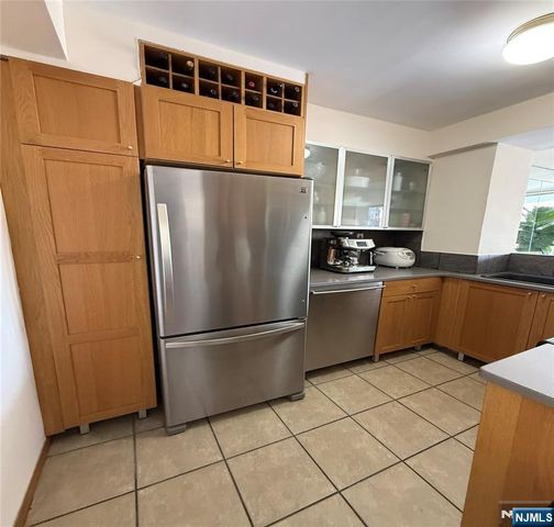 6050 Boulevard East 4F, West New York, NJ 07093