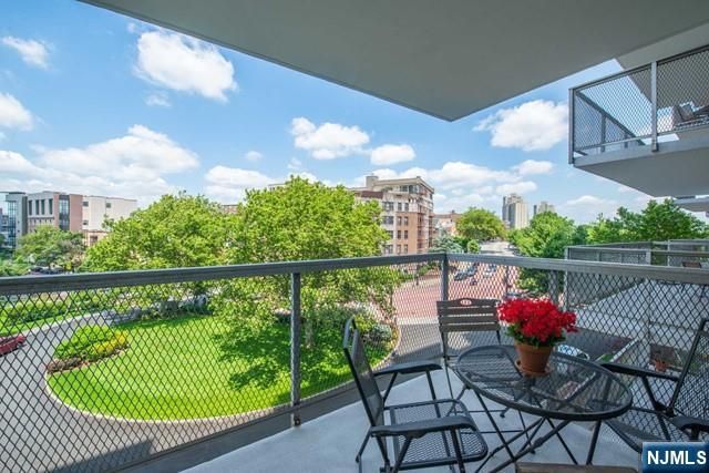 6050 Boulevard East 4F, West New York, NJ 07093