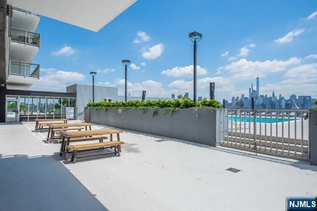 6050 Boulevard East 4F, West New York, NJ 07093