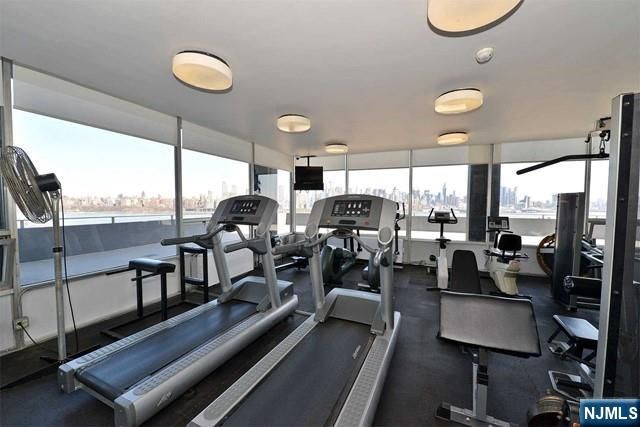 6050 Boulevard East 4F, West New York, NJ 07093