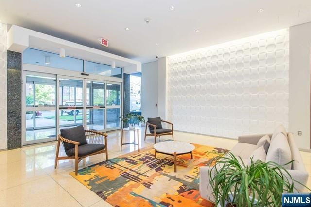 6050 Boulevard East 4F, West New York, NJ 07093