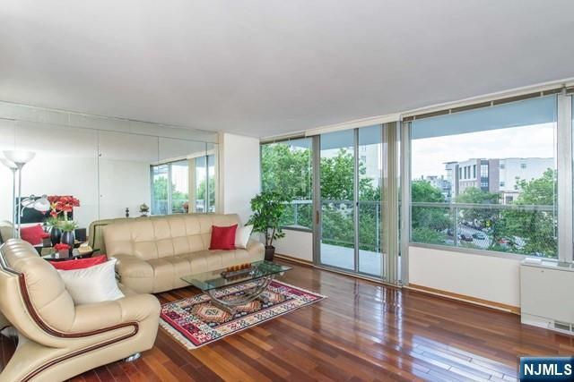 6050 Boulevard East 4F, West New York, NJ 07093