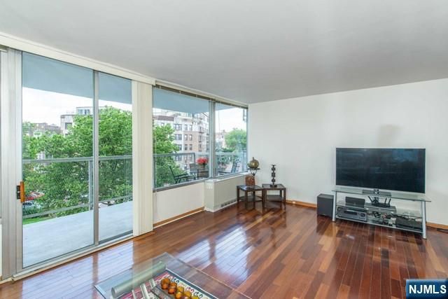 6050 Boulevard East 4F, West New York, NJ 07093