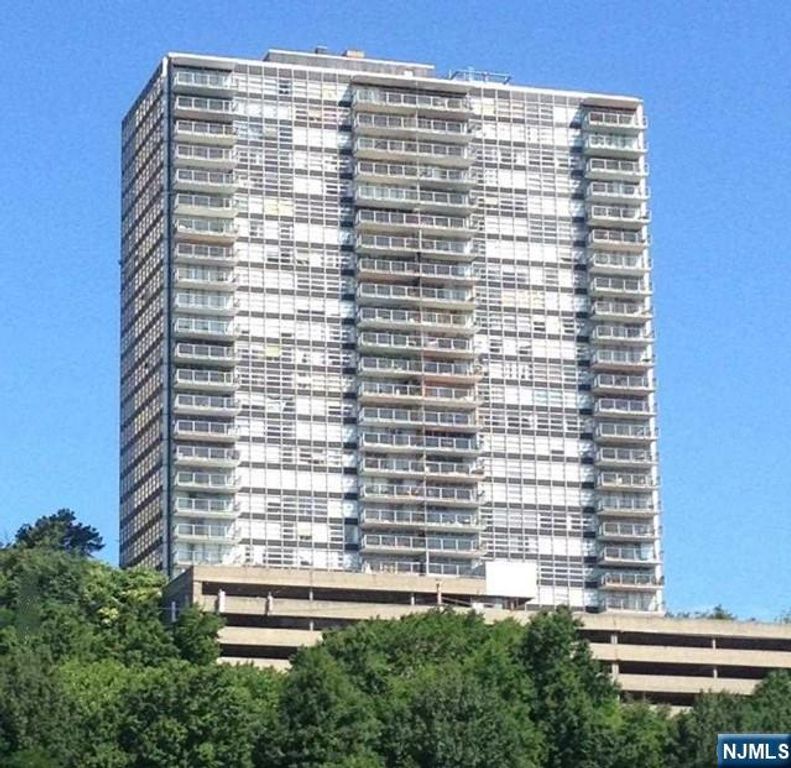 6050 Boulevard East 4F, West New York, NJ 07093