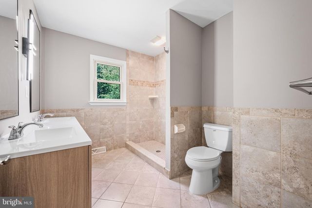 611 PASADENA DR, Magnolia, NJ 08049