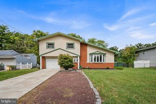611 PASADENA DR, Magnolia, NJ 08049