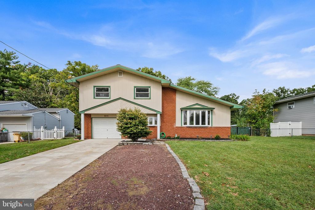 611 PASADENA DR, Magnolia, NJ 08049