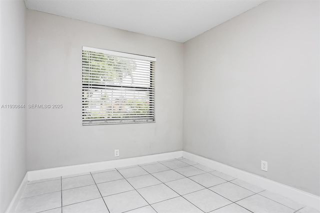 707 SW 74th Ave, North Lauderdale, FL 33068