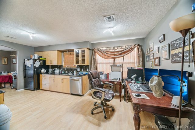 3866 S 98th East Street, Tulsa, OK 74146