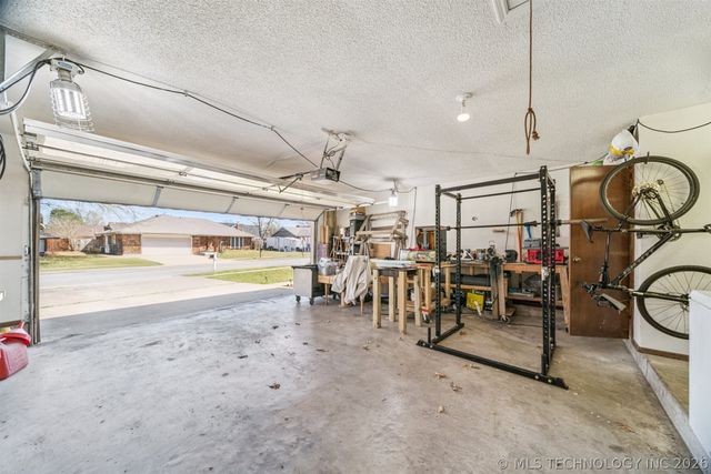 3866 S 98th East Street, Tulsa, OK 74146