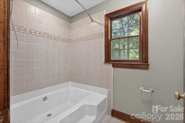 8149 Shannon Woods Lane, Matthews, NC 28104