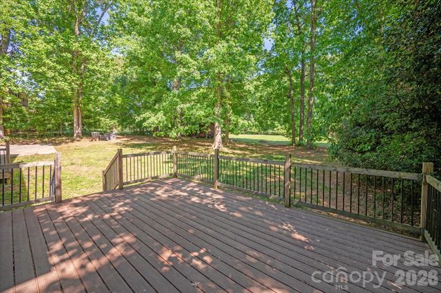 8149 Shannon Woods Lane, Matthews, NC 28104