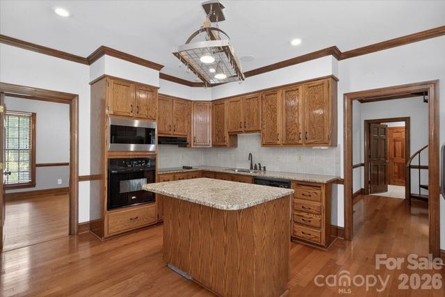 8149 Shannon Woods Lane, Matthews, NC 28104