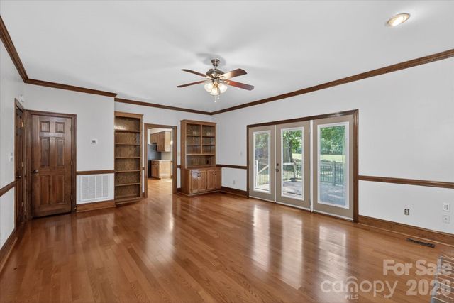 8149 Shannon Woods Lane, Matthews, NC 28104