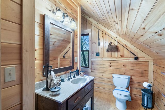 488 Smith Road, Brasstown, NC 28902