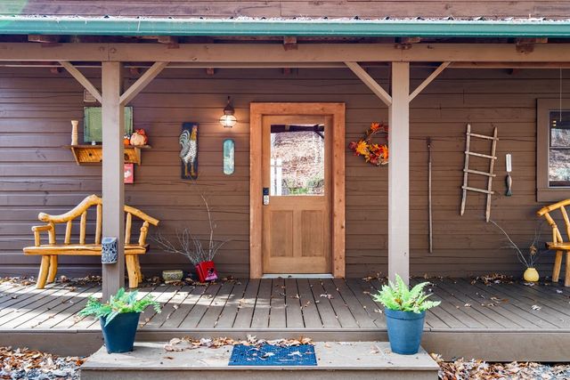 488 Smith Road, Brasstown, NC 28902