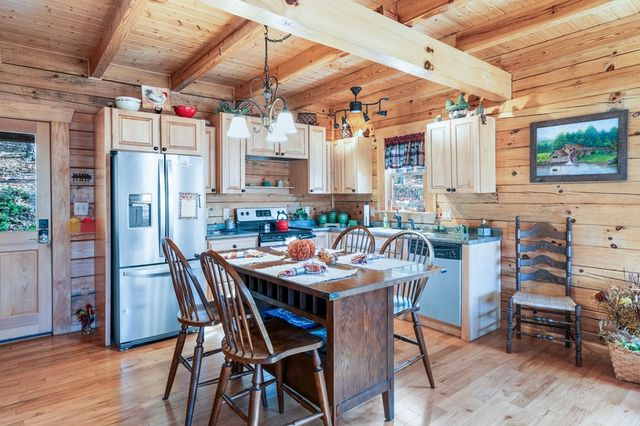 488 Smith Road, Brasstown, NC 28902