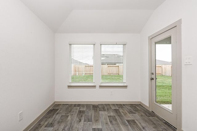 525 Hunter Grove Lane, China, TX 77613