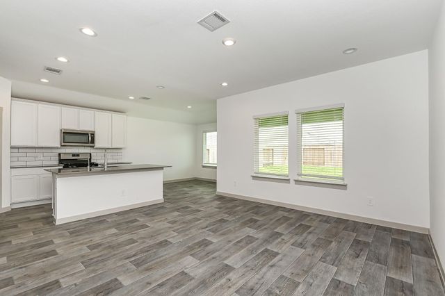 525 Hunter Grove Lane, China, TX 77613