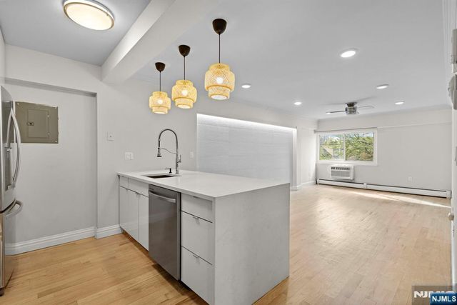 333 Grand Avenue 1I, Palisades Park, NJ 07650