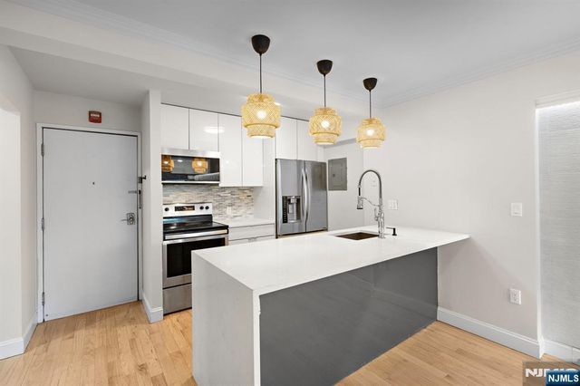 333 Grand Avenue 1I, Palisades Park, NJ 07650