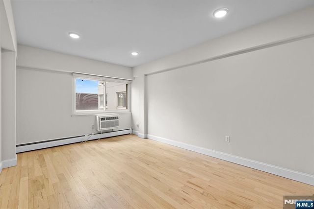 333 Grand Avenue 1I, Palisades Park, NJ 07650