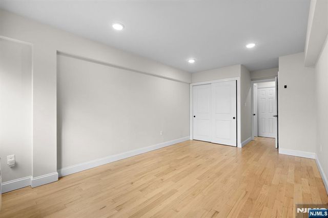 333 Grand Avenue 1I, Palisades Park, NJ 07650