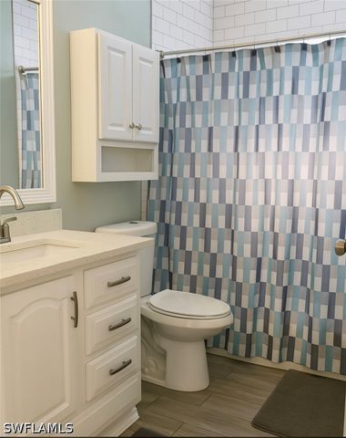 633 Palm View DR 4, Naples, FL 34110